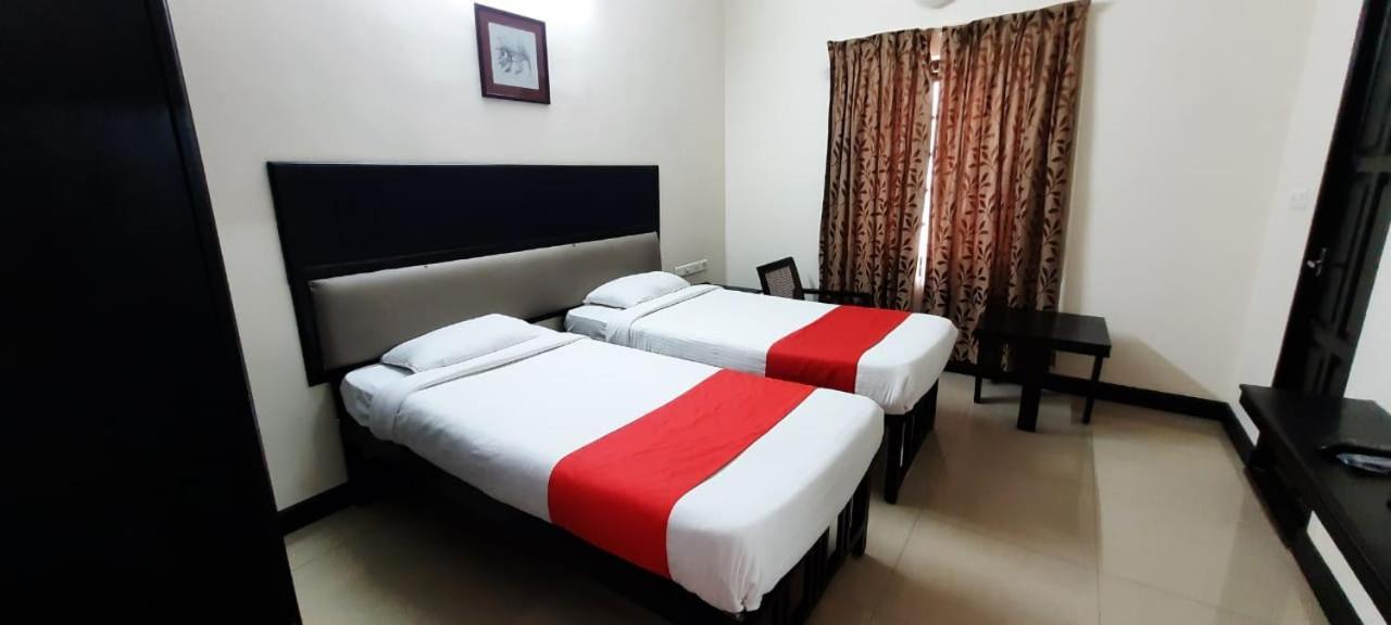 The Trivandrum Hotel Thiruvananthapuram Esterno foto